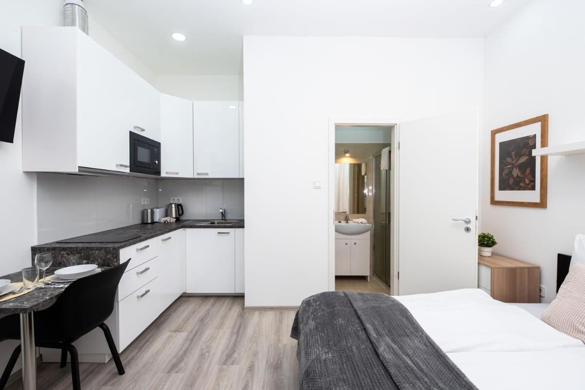 Extra Central - New - Charming Studio Budapest Exterior foto