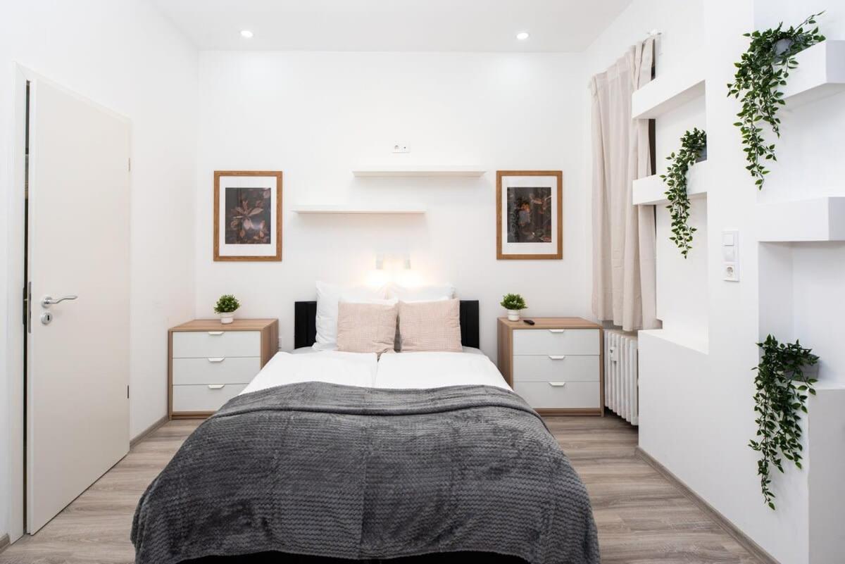 Extra Central - New - Charming Studio Budapest Exterior foto